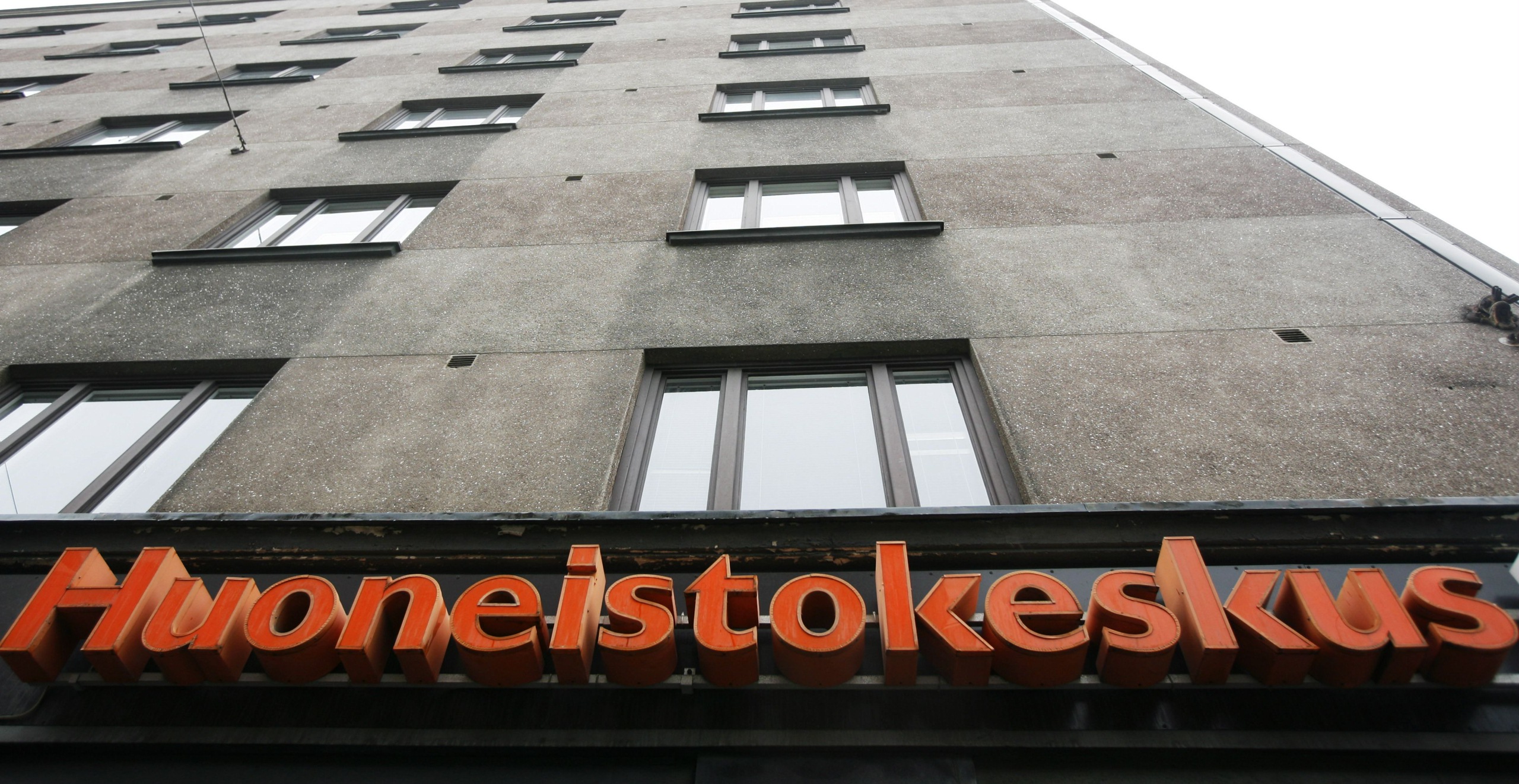 Uusien asuntojen myynti on laskenut noin 70 prosenttia viime vuoteen verrattuna – myös vanhojen asuntojen kaupassa ja vuokramarkkinoilla on haasteita