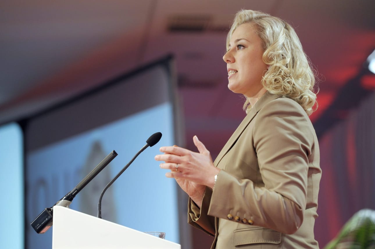 Jutta Urpilainen jatkaa SDP:n puheenjohtajana.