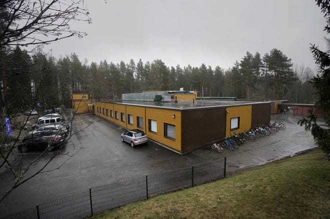 Purettavan Vanhan Vaasan koulun uusi paikka kuumentaa vanhempien tunteita. Arkistokuva: Samppa Toivonen