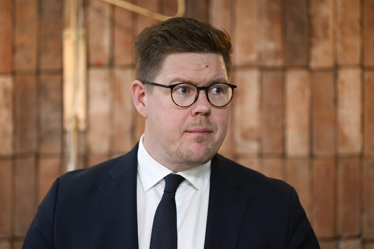 SDP:n puheenjohtaja Antti Lindtman Helsingissä 25. marraskuuta 2024. LEHTIKUVA / MIKKO STIG