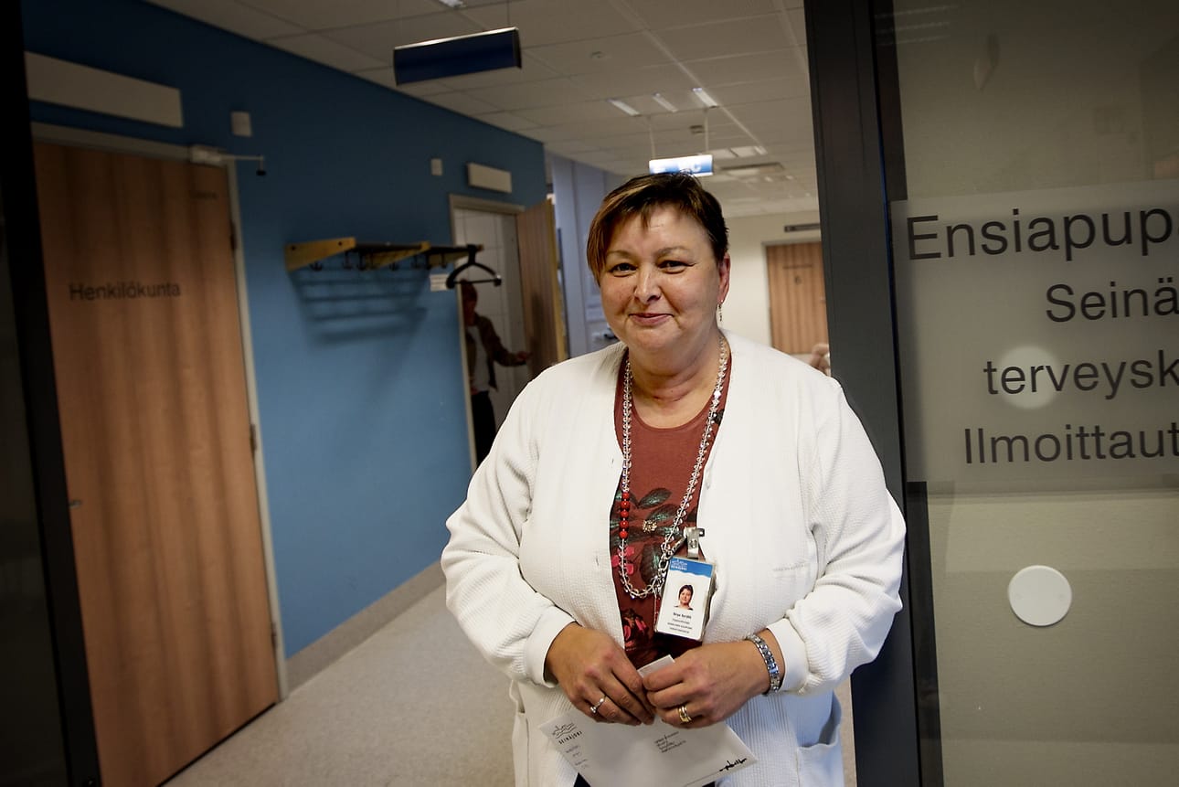 Osastonhoitaja Sirpa Syrjälä on yksi demarilistan monista hoitoalan ammatilaisista. Hän työskentelee Seinäjoen sairaalassa. Arkistokuva.