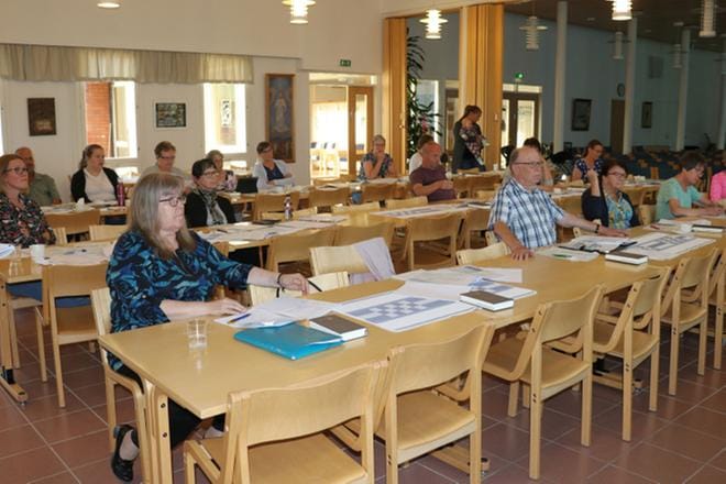 Kauhavan kirkkovaltuusto hyväksyi vuoden 2019 toimintakertomuksen ja tilinpäätöksen viime viikon tiistai-illan kokouksessaan seurakuntakodilla. KUVAT: MARIANNE LÄHDE