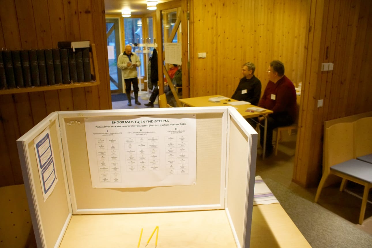Pudasjärven kirkkovaltuustossa on 23 paikkaa, joiden haltijat valittiin seurakuntavaalien äänestyksellä. Lähes puolet valtuustosta uusiutui.