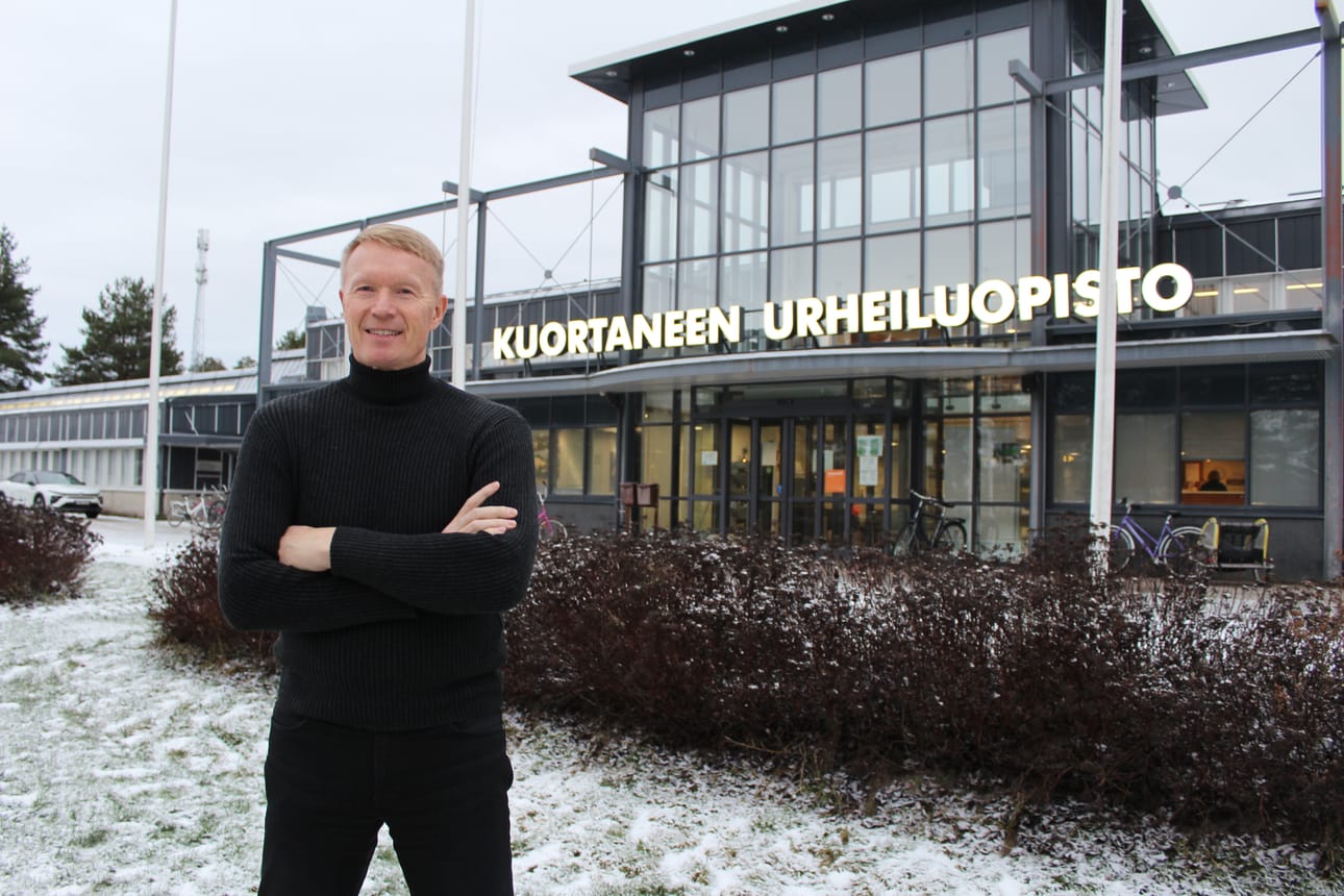 Nyt on aika antaa muille mahdollisuus toteuttaa tämän talon kehittämistä, toteaa Kuortaneen urheiluopiston rehtorin tehtävistä pian väistyvä Tapio Korjus.