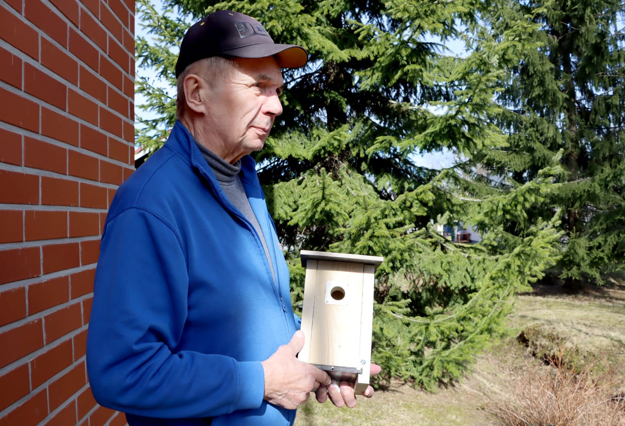 Käsillä tekeminen ja linnunpönttöjen valmistus on Erkki Mesimäelle tärkeää ajankulua ja mielen virkistystä.