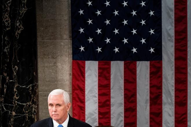 Varapresidentti Mike Pence uhmasi Trumpia viime hetkellä sallimalla Bidenin vaalivoiton hyväksymisen kongressissa. KUVA: Erin Schaff/EPA