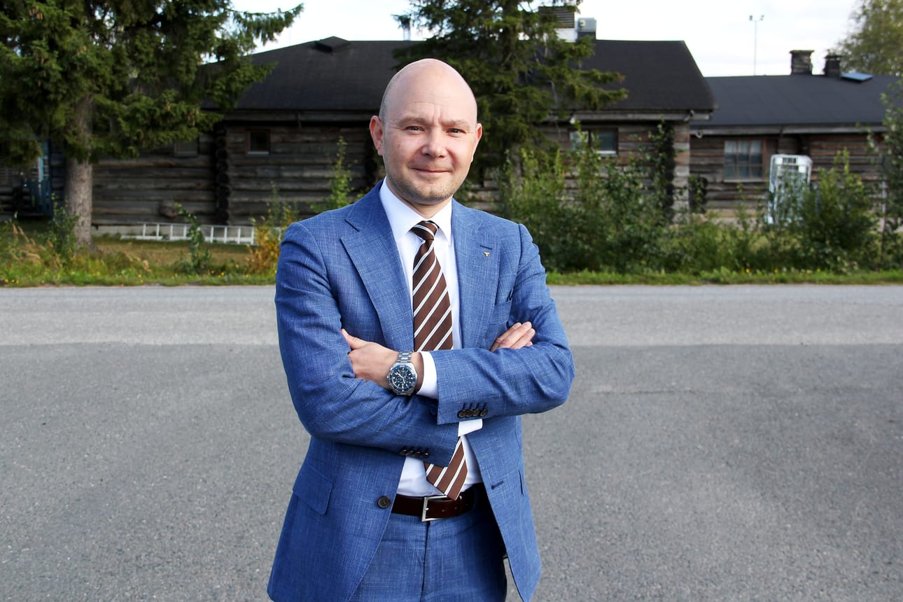Suomen Yrittäjien puheenjohtajan Petri Salmisen mukaan vaikeimmassa asemassa ovat matkailu- ja ravintola-alan, henkilökuljetusalan ja erikoiskaupan yritykset, joita on Lapissakin paljon. Salminen vieraili Meri-Lapissa ja Rovaniemellä loppuviikosta.