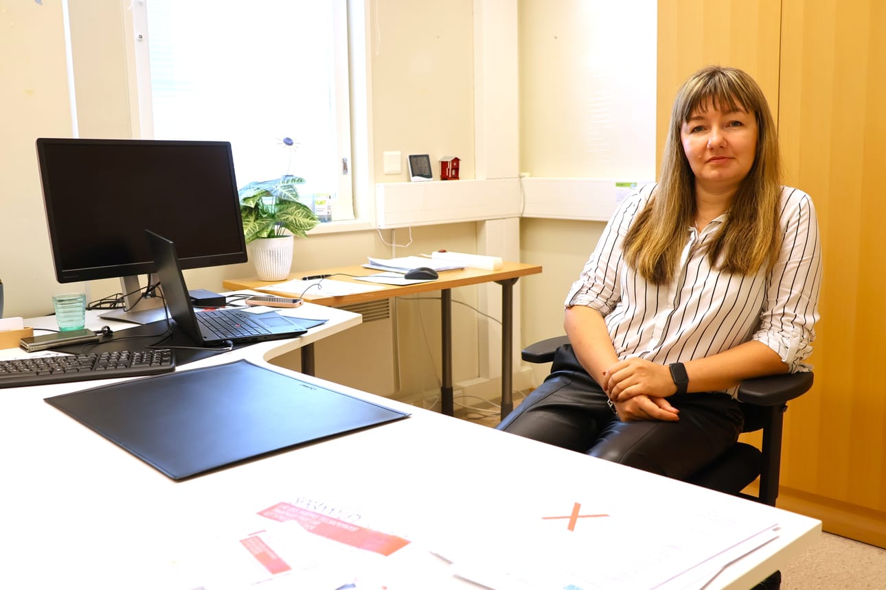 Alina Bondarenko on tavoitettavissa arkipäivisin kaupungin palvelupisteessä Merikadun varrella.