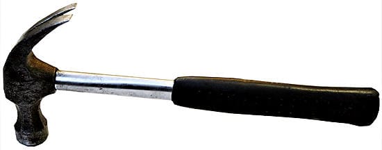 Murha-aseena käytettiin vasaraa. Kuvan vasara ei liity juttuun.