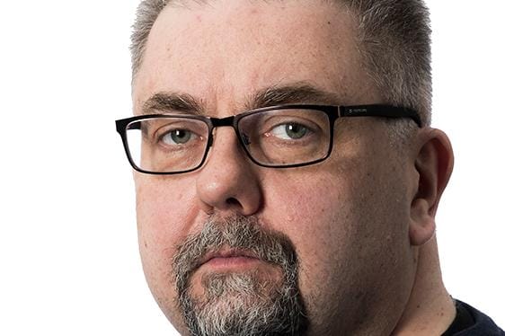 Pohjalaisen toimittaja Jouni Pihlajasaari. kolumnikuva