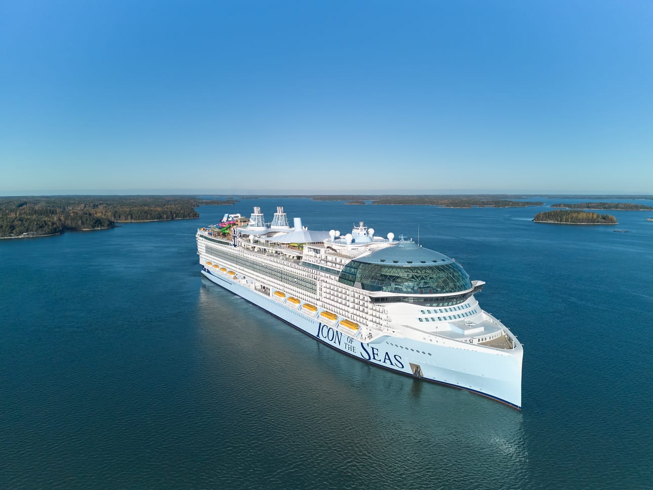 Hiipakka on toimittanut kalusteita Royal Caribbean Groupin Icon-luokan risteilyaluksiin sarjan ensimmäisestä Icon of the Seas -aluksesta alkaen.