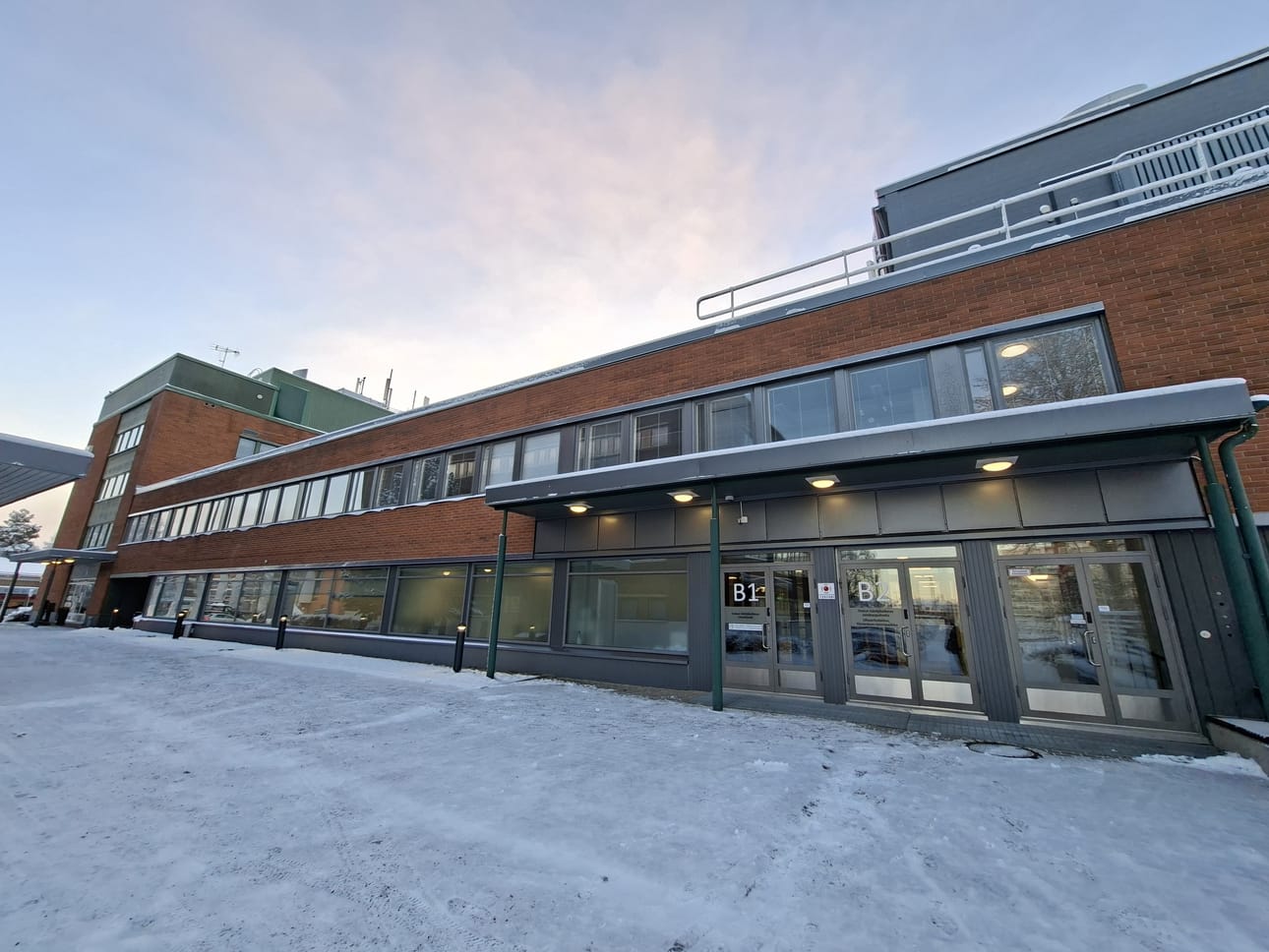 Oikeudenkäynti pidetään Oulun käräjäoikeuden istuntopaikalla Ylivieskassa.