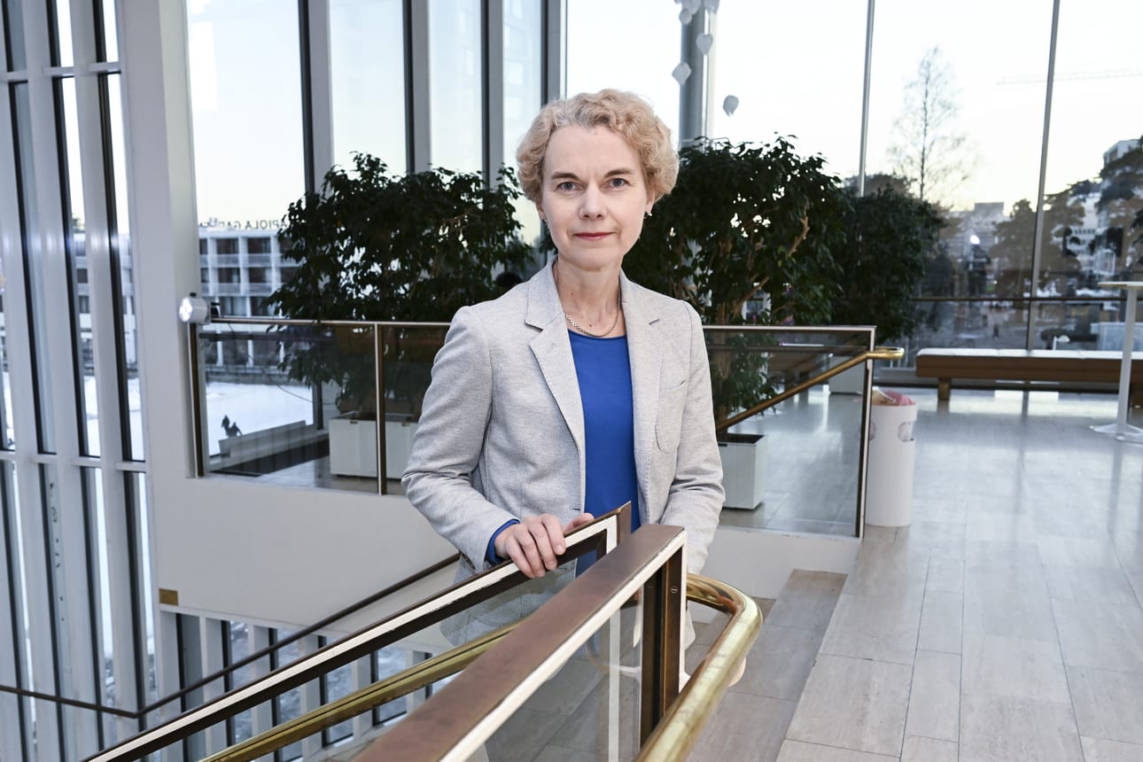 Kristi Raik pukeutui Venäjän hyökkäyssodan alettua sinikeltaiseen A-studiossa ja sai suomalaisilta ennätysmäärän palautetta suoraan sydämestä. Euroopassa näkemyserot voivat Raikin mukaan tulla pintaan, kun taistelujen aktiivinen vaihe loppuu Ukrainassa. Kysymys on erityisesti siitä, miten eri maat näkevät sodan loppumisen ja Venäjä-suhteiden jatkon.