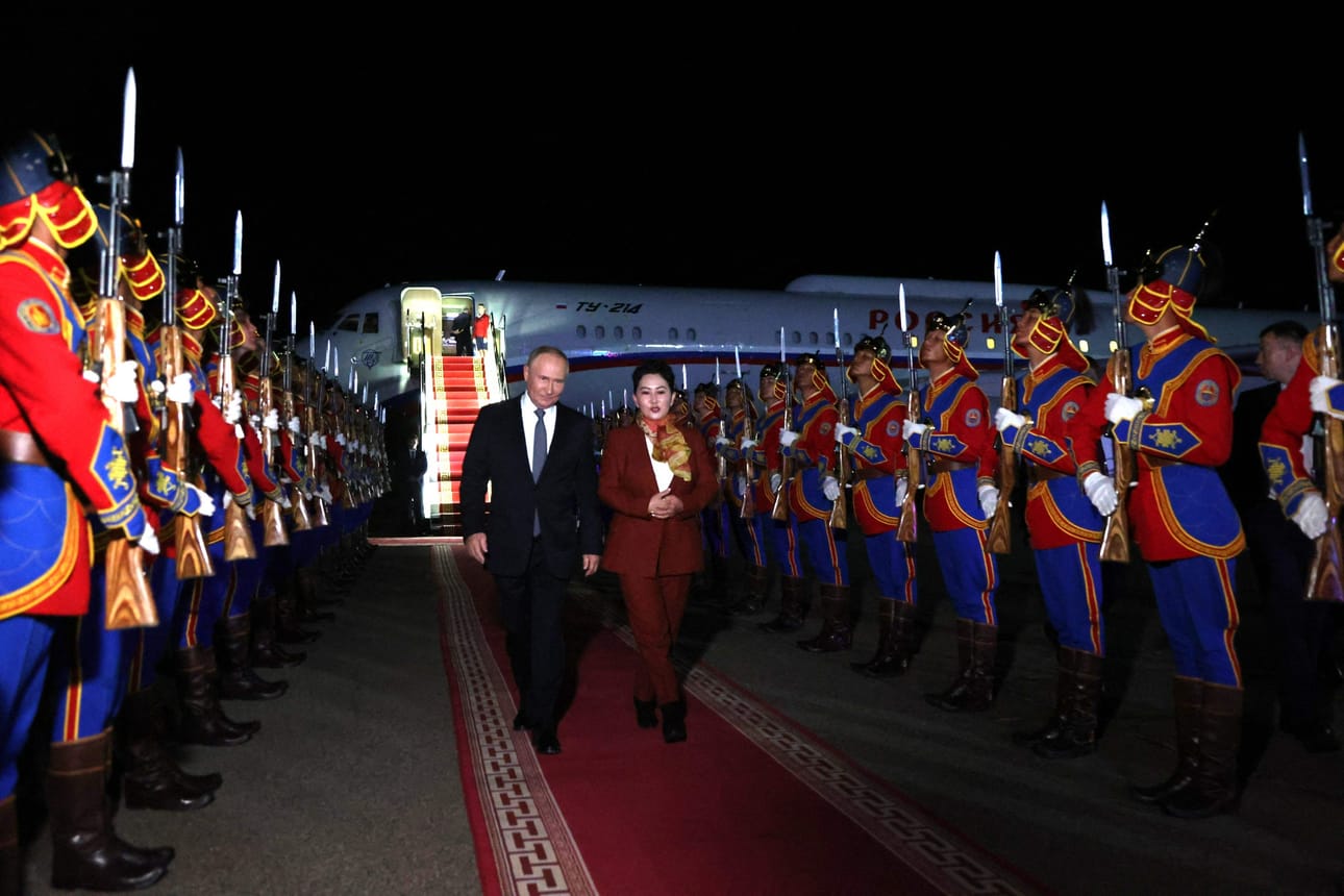 Venäjän presidentti Vladimir Putin saapui Mongolian pääkaupunkiin Ulan Batoriin maanantaina. LEHTIKUVA/AFP