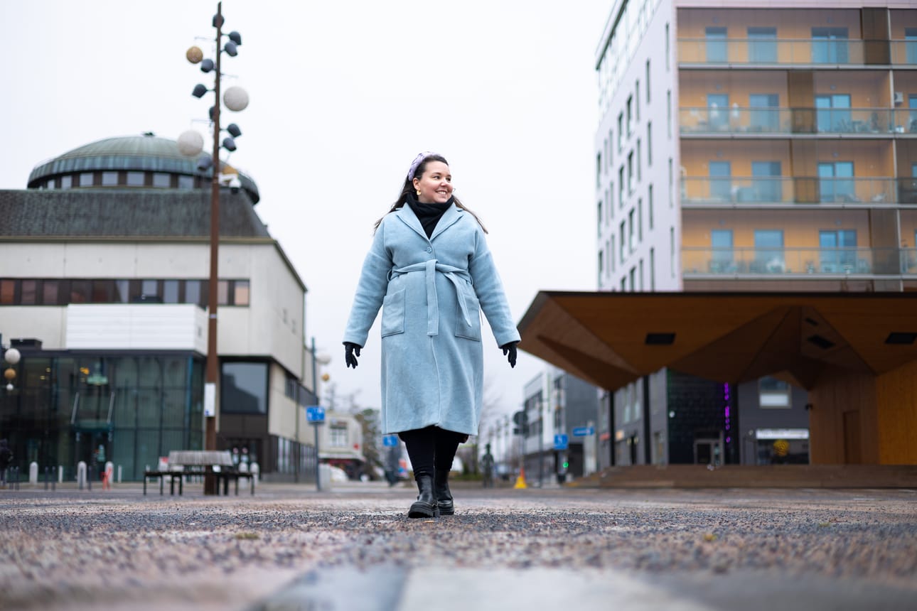 Johanna Rintamäki muistuttaa, ettei kukaan pelasta keskustaa yksin.