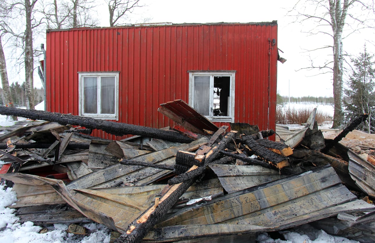 Palo sai ilmeisesti alkunsa sähköjohdosta.