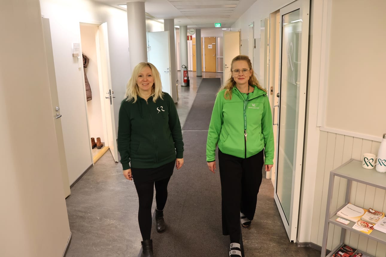 Jenny Rönnholm ja Sanna Korkea-aho ovat tyytyväisiä tällä viikolla avattuihin tiloihin.