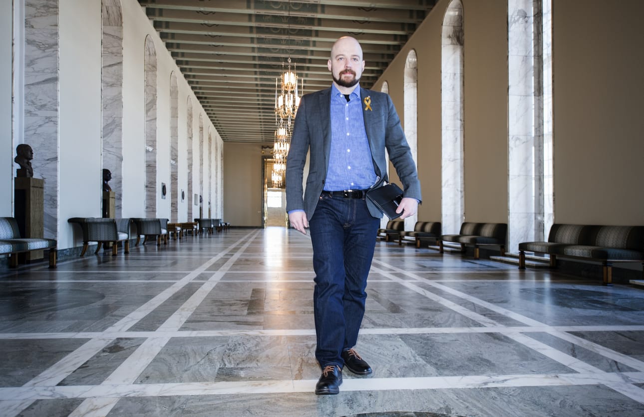 Kansanedustaja Mikko Kärnä (kesk.) ehdottaa Suomea harkitsemaan massiivista velkaelvytystä.
