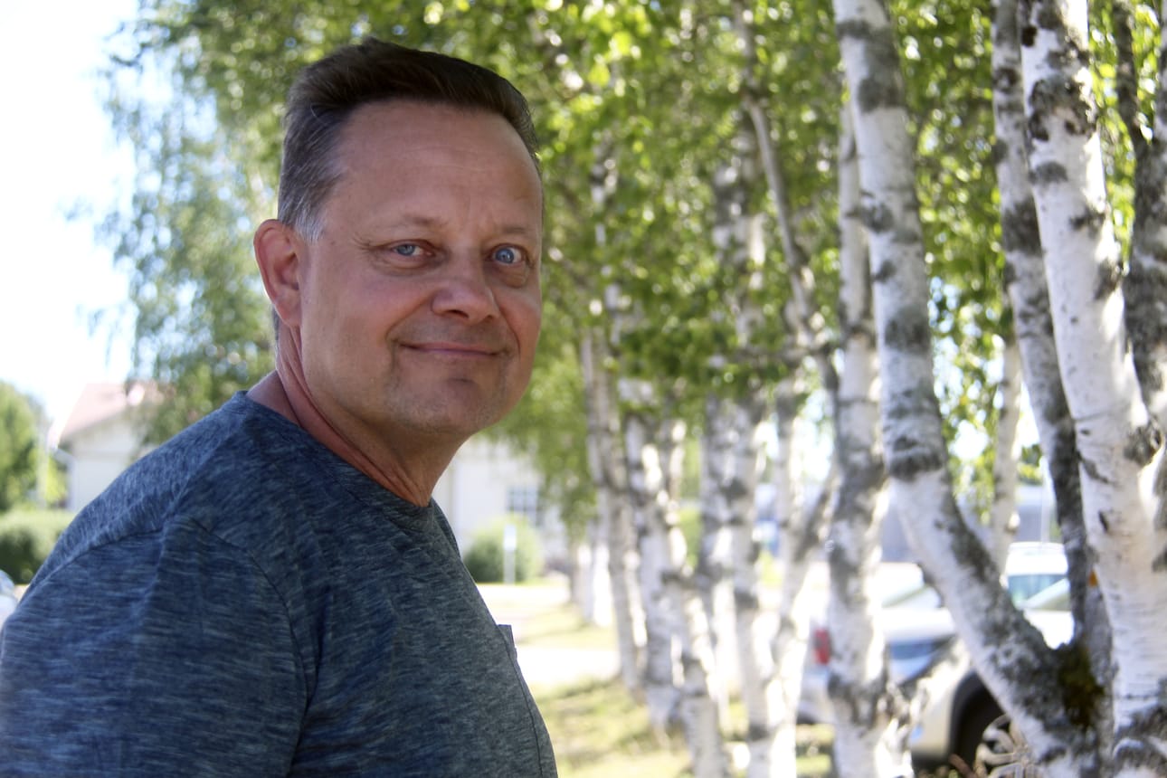 Tapio Laurila loi Oulaisiin Yrittäjänpäivästä juhlavan, rennon ja keskustelevan tilaisuuden. Perjantaina Vau!Hausin tiloissa on avoimet ovet ja paneelikeskustelu yrittäjyyden kehittämisestä.