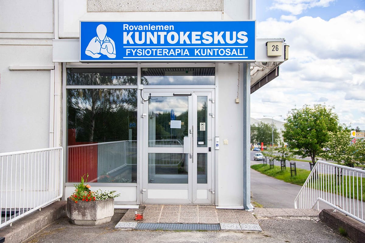 Jatkajaa etsivän Rovaniemen Kuntokeskus Oy:n toimitiloissa on kolme kertaa tavallista tehokkaampi ilmastointi. – Olemme tällä saralla edelläkävijöitä. Hyvä sisäilma ja sen riittävä vaihtuvuus palvelevat sekä asiakkaita että henkilökuntaa, yrittäjä Juha Ylisaari tietää.