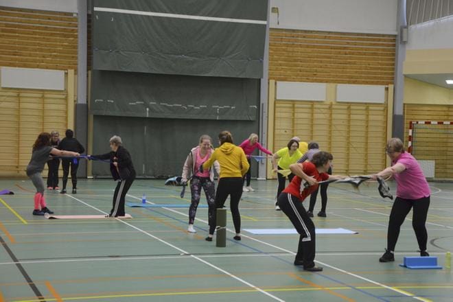 Moni on luopunut ryhmäliikunnasta korona-aikana sairastumisriskin vuoksi. Arkistokuva: Riikka Ilmonen