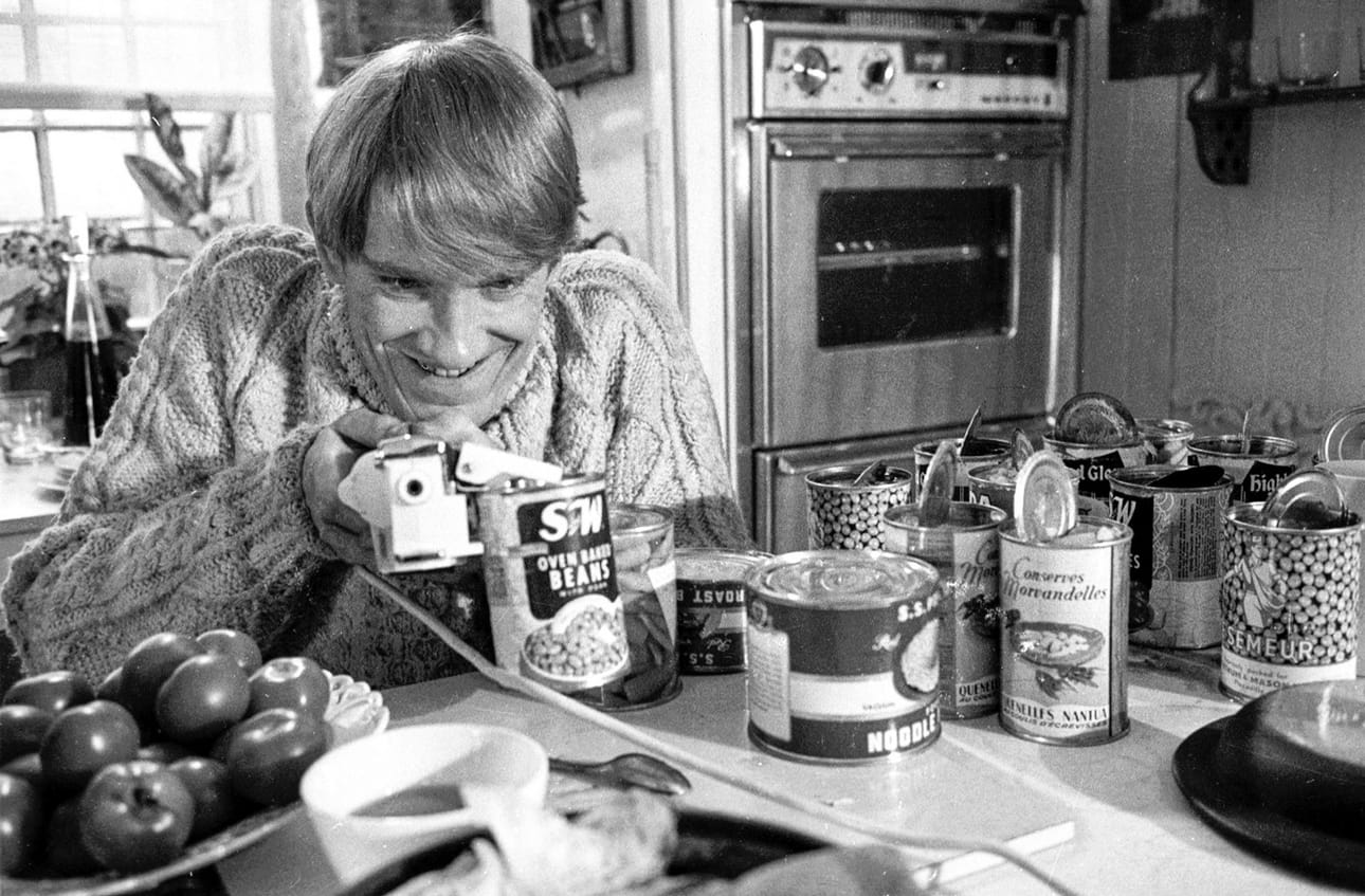 1960-luvun kulttielokuvassa sopeutumatonta Morgania (David Warner) motivoivat Karl Marx, gorillat ja pyrkimys estää ex-vaimoa avioituminen täysin normaalin miehen kanssa.