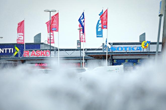 Askon ja Sotkan huonekaluliikkeet muuttavat pois nykyisistä tiloistaan Kivihaassa. Uusi osoite selviää kevään aikana. KUVA: TANJA KORPELA