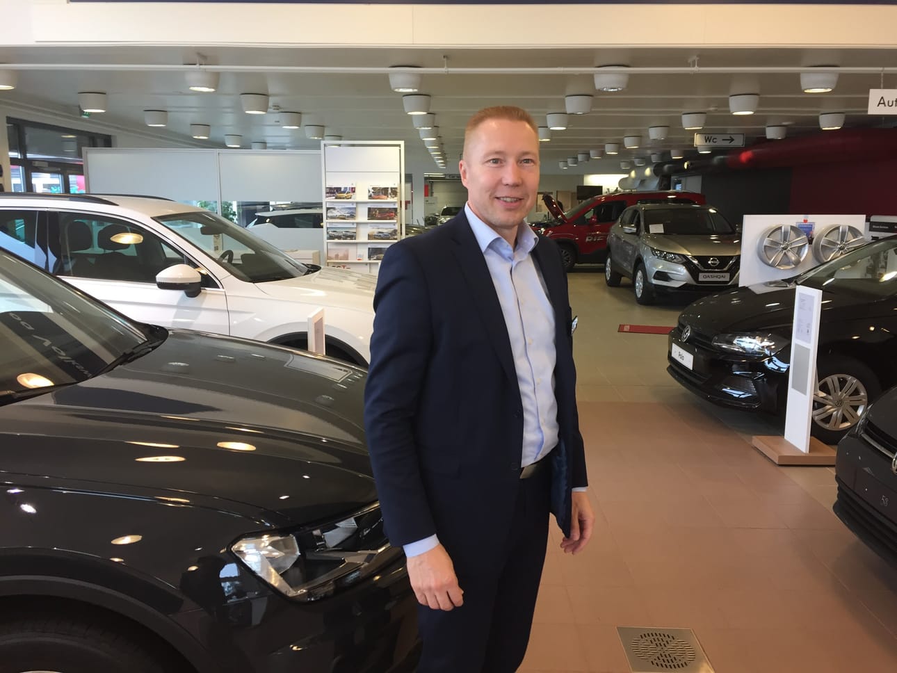 Marko Kuappinen kertoo Volkswagenin olevan Kuusamossa Pörhön valikoiman suosituin automerkki.