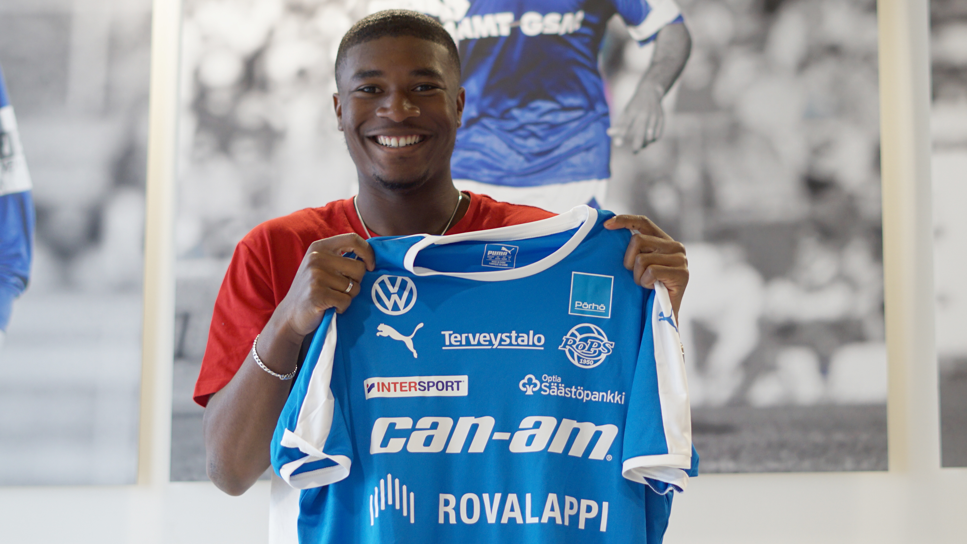 "Haluan olla kentän kuningas" - HJK:n Enoch Banza lainalle Rovaniemen Palloseuraan