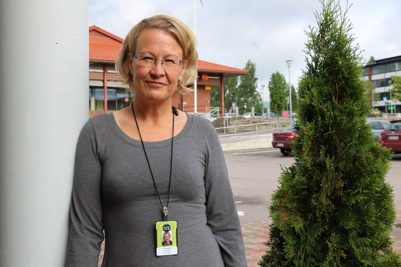 Pia Harmokiven viikottaiset matkat Orimattilaan kuluvat äänikirjoja kuunnellen.