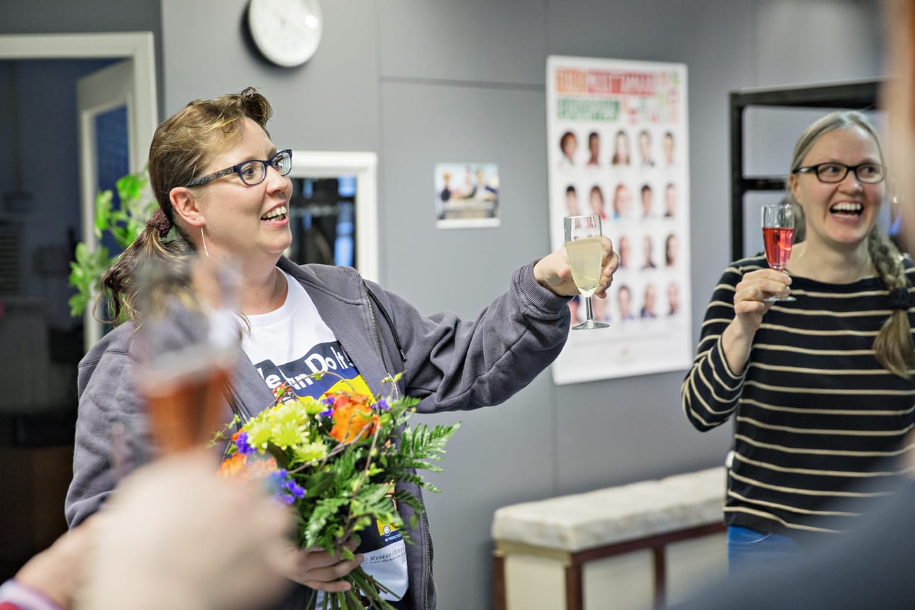 Merja Kyllösen juhli europarlamenttiin pääsyä kotikunnassaan Suomussalmella.