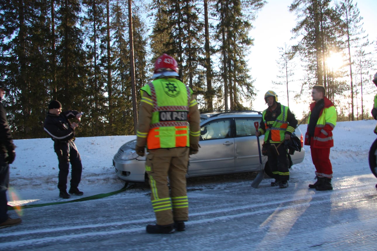 Ulosajon seurauksena auton turvatyynyt laukesivat.