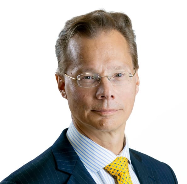 Stora Enson uusi toimitusjohtaja Hans Sohlström kertoi, että yhtiön taloudellinen suorituskyky ja tulos ovat kutistuneet nopeasti historiallisen alhaiselle tasolle.