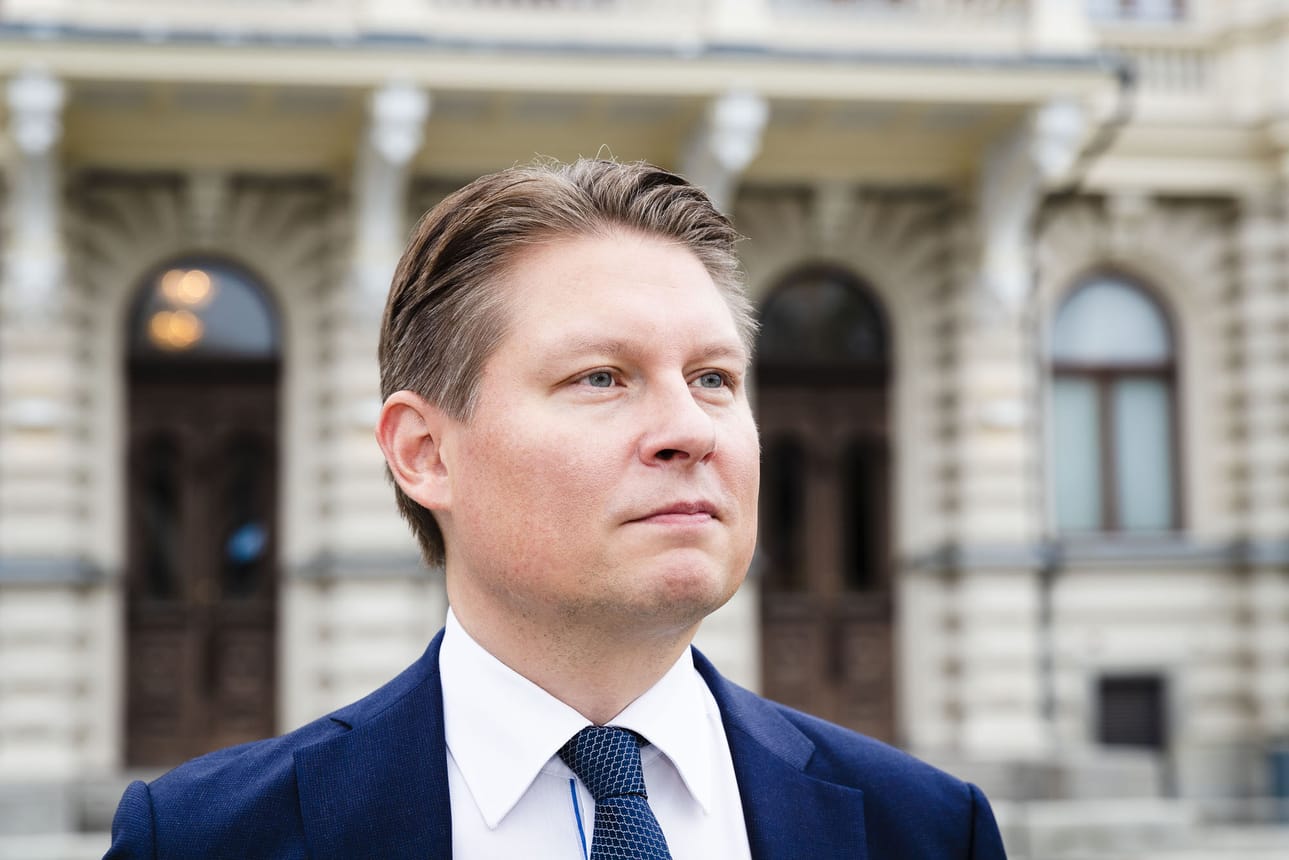 Toimitusjohtaja Topi Manner löytää Finnairin taloudesta myös valopilkkuja. Rahtia kuljetettiin paljon, ja rahoitusratkaisut onnistuivat.