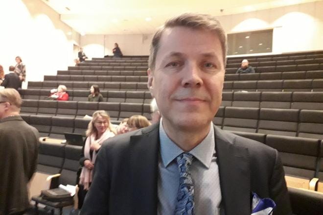 Alajärven Möksystä kotoisin oleva Sitran vanhempi neuvonantaja, tohtori Tapio Huttula vieraili Seinäjoella puhumassa Tulevaisuusfoorumissa. KUVA: MARJA TYYNISMAA