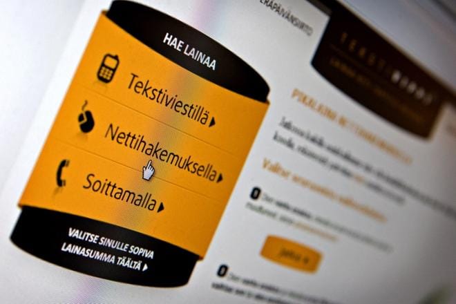 Syyttäjän mukaan mustasaarelaisnainen oli huijannut muun muassa lainayhtiöitä puolisonsa nimissä. Arkistokuva: Jenni Latva