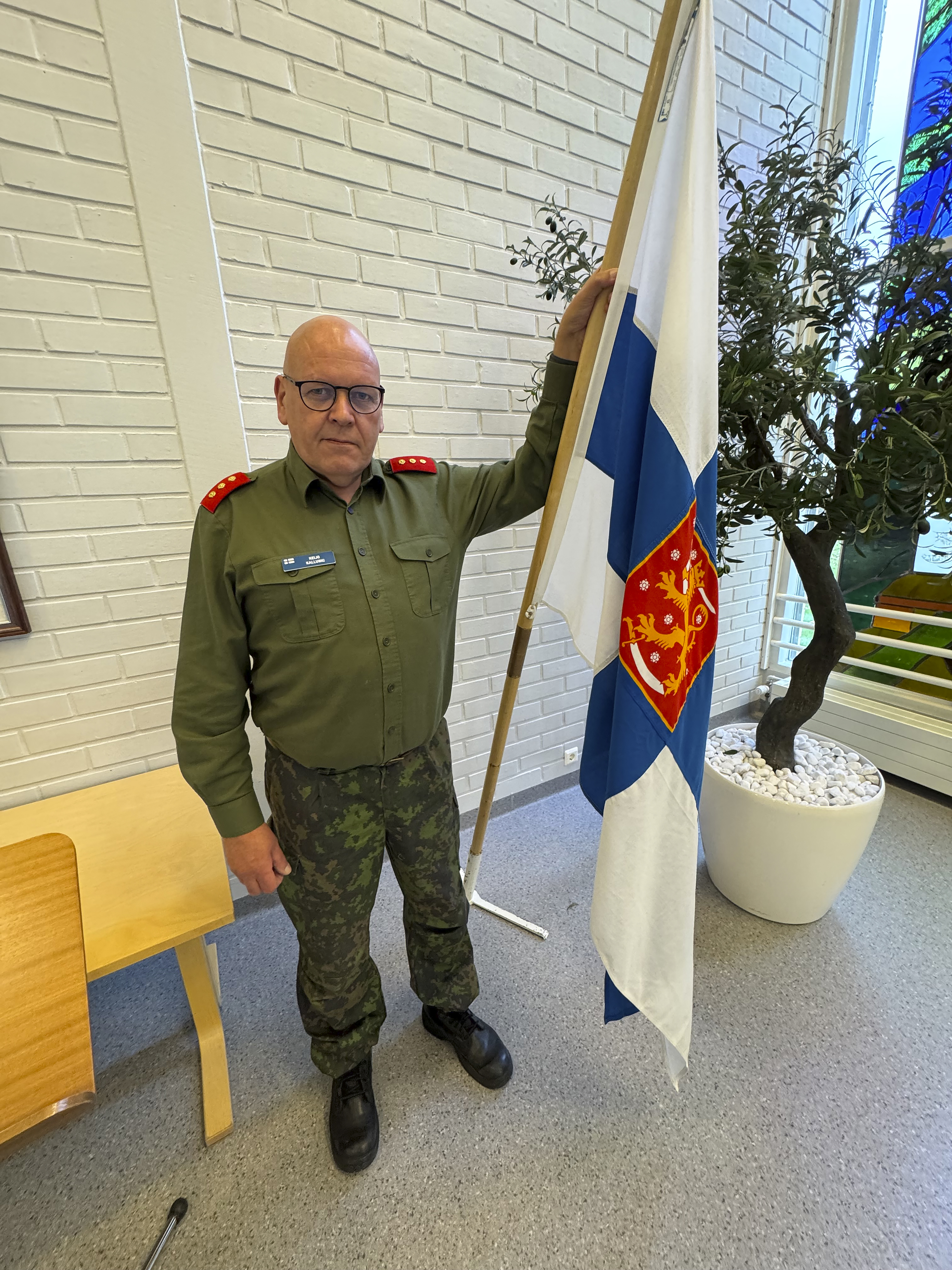 Kapteeni Keijo Kallunki on tavannut noin 40 000 nuorta miestä Pohjois-Pohjanmaan ja Kainuun kutsunnoissa – Kutsuntaupseeri vaihtaa vapaalle