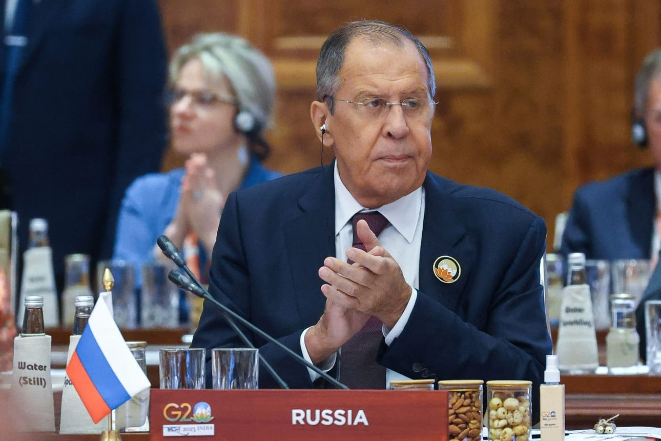 Venäjän ulkoministeri Sergei Lavrov G20-maiden kokouksessa Intiassa. LEHTIKUVA/AFP/Venäjän ulkoministeriö
