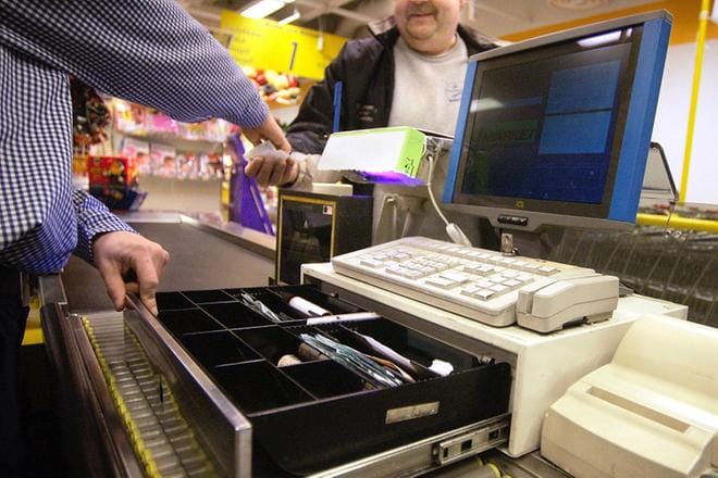 Palvelu- ja myyntityötä tekeville on Etelä-Pohjanmaalla tarjolla töitä.