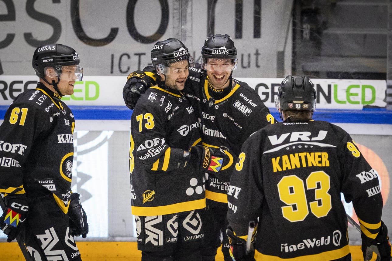 Hymy oli herkässä, kun Rasmus Rissanen teki liigauransa ensimmäisen maalin.