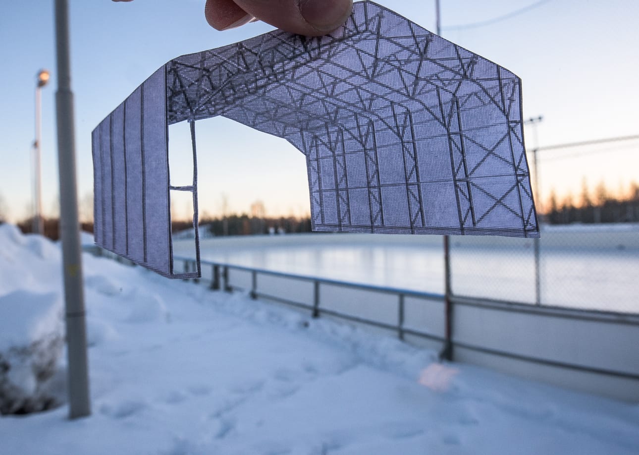 Jos sääsuoja saadaan, se on alustavasti kaavailtu asennettavaksi jäähallin viereen jäädytetyn ulkojään päälle.