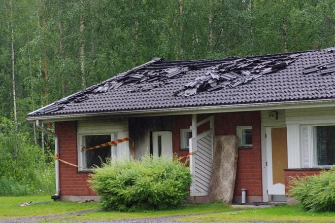 Alajärven rivitalohuoneiston epäiltyä tuhopolttajaa esitetään vangittavaksi tänään. Kuva: Teemu Niemelä