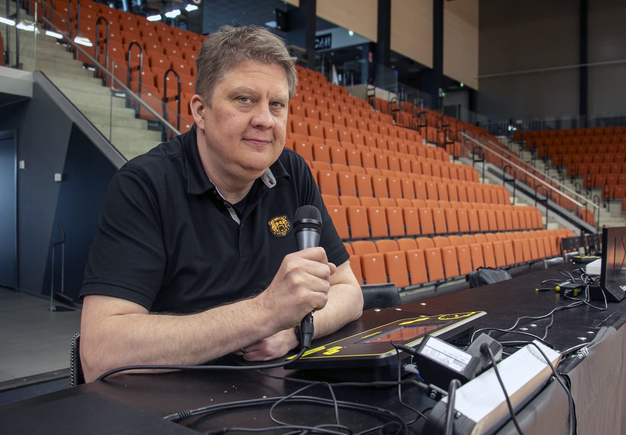 Karhu Basketin toiminnanjohtaja Mikko Katajisto kertoo Karhu Basketin kärsineen taloudellisesti pudotuspelien loppumisesta aiempia vuosia aiemmin.
