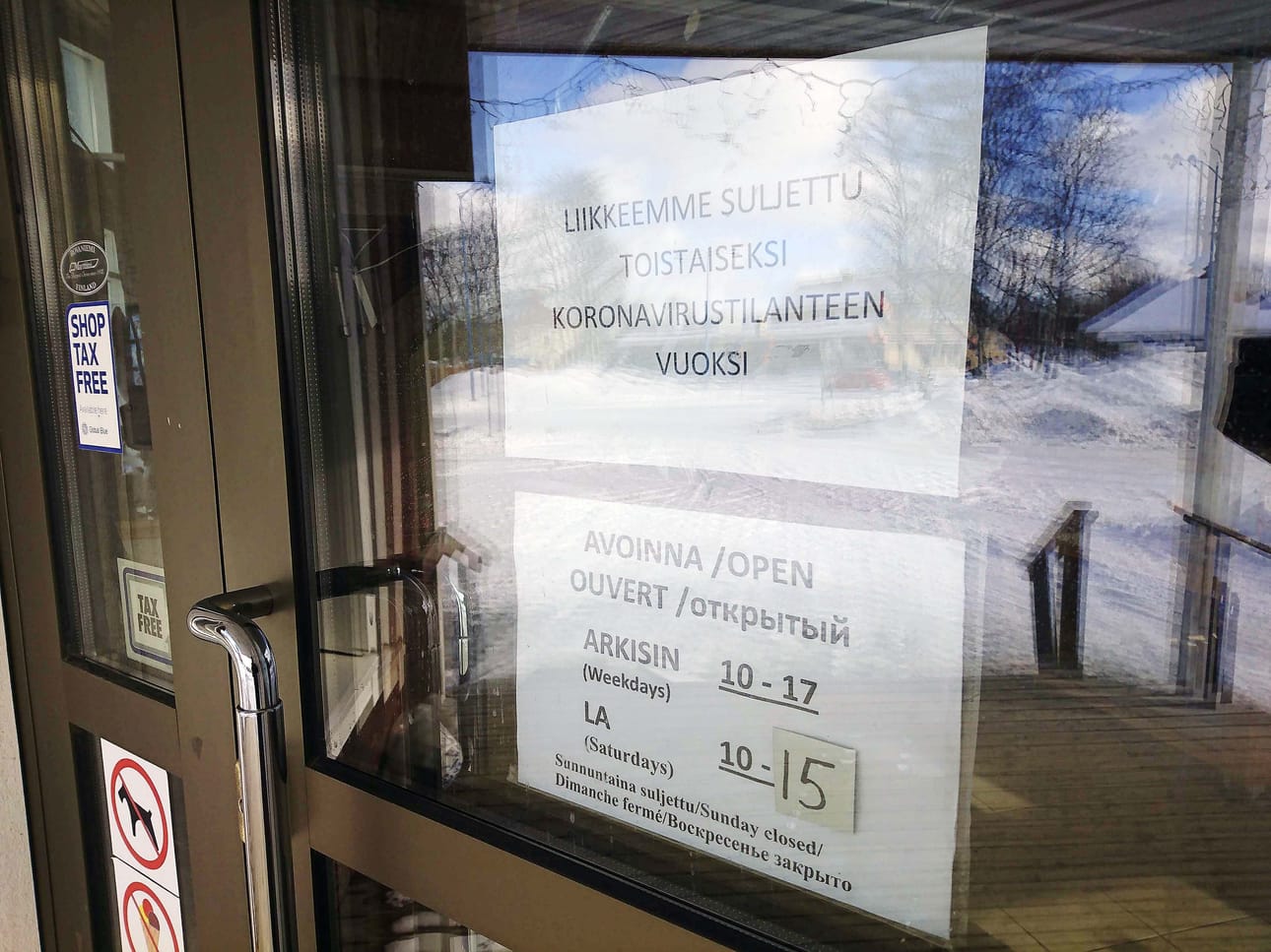 INARI. Matkailukausi katkesi kuin seinään. Inarissa 45 vuotta kauppaa tehnyt Näkkäläjärven matkamuistomyymälä sulki ovensa ensi kertaa yrityshistoriansa aikana.