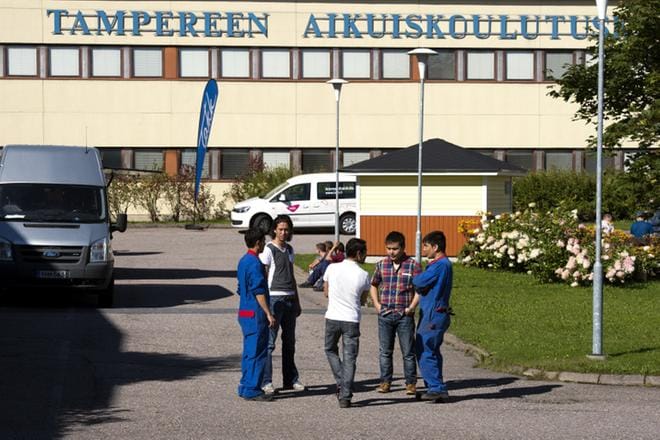 Koulutus ei välttämättä ole enää mikään ehdoton tae hyvästä tulevaisuudesta, mutta koulussa kannattaa silti olla kuulolla. KUVA: Kimmo Penttinen