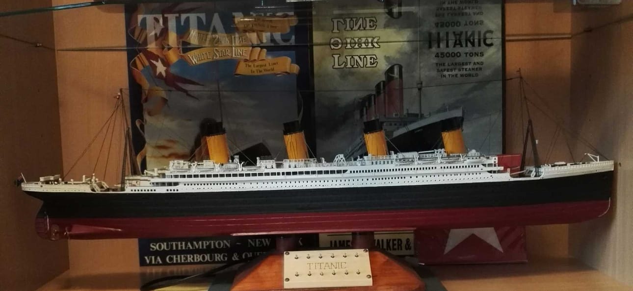Titanic jaksaa kiinnostaa ihmisiä vuodesta toiseen. Tämän pienoismallin on rakentanut Jari Kotisaari.
