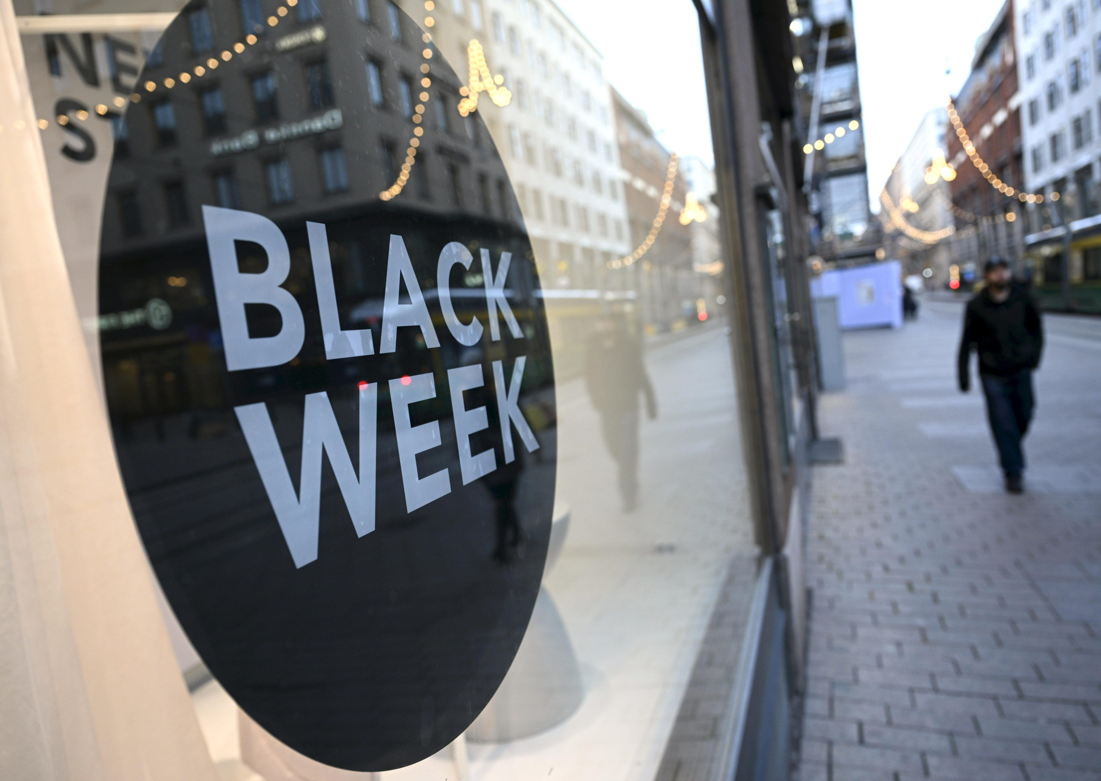 Hintaoppaan selvitys: alennuskampanja Black Fridayn aikaan jälleen suuri määrä keinotekoisia alennuksia