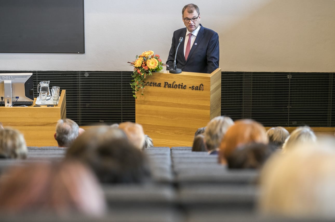 Pääministeri Juha Sipilä (kesk.) kertoi, että sotedigiyhtiö vastaa potilastietojärjestelmistä sekä muista soten digitaalisista ratkaisuista.