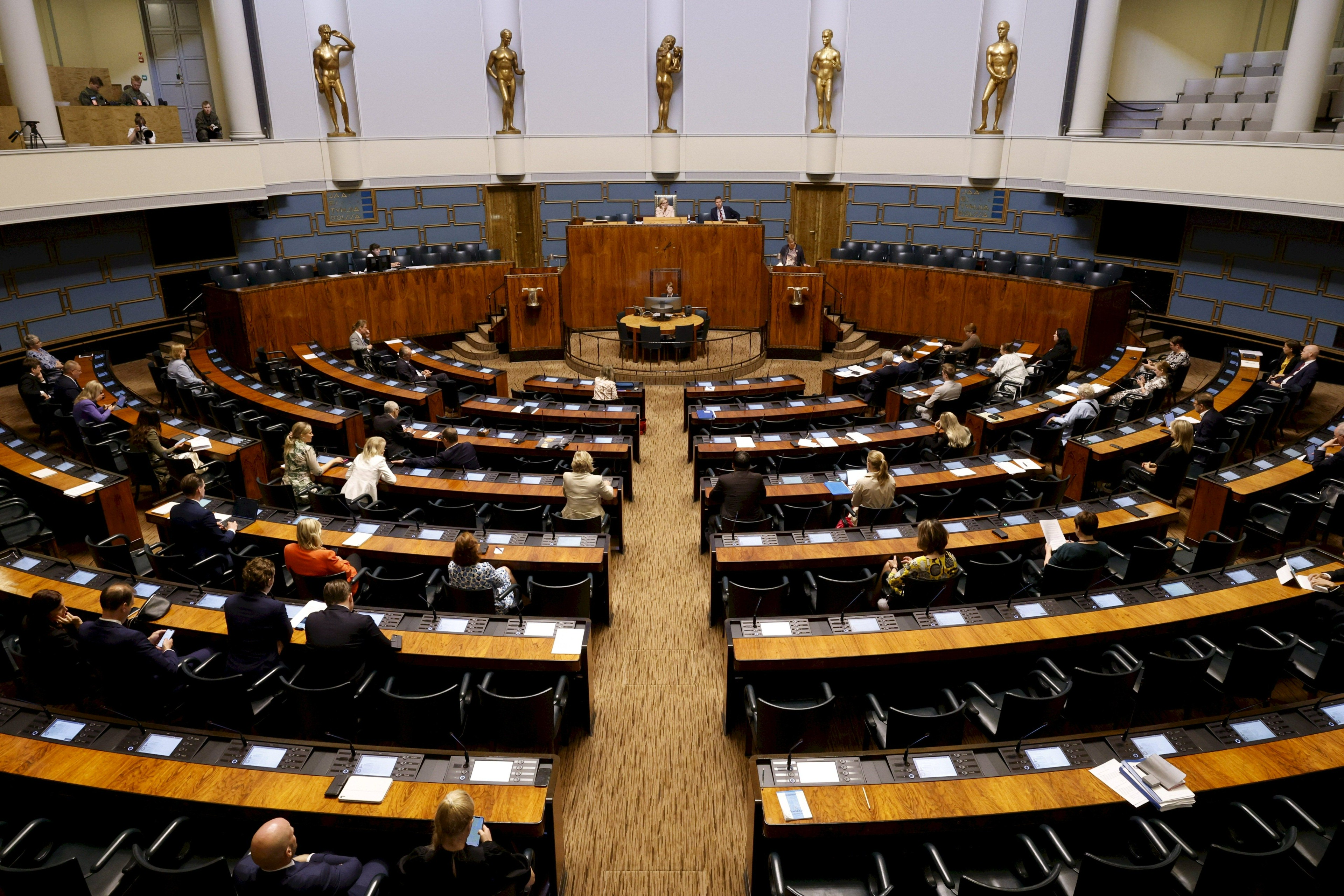 Valtion asekauppa on aina politiikkaa