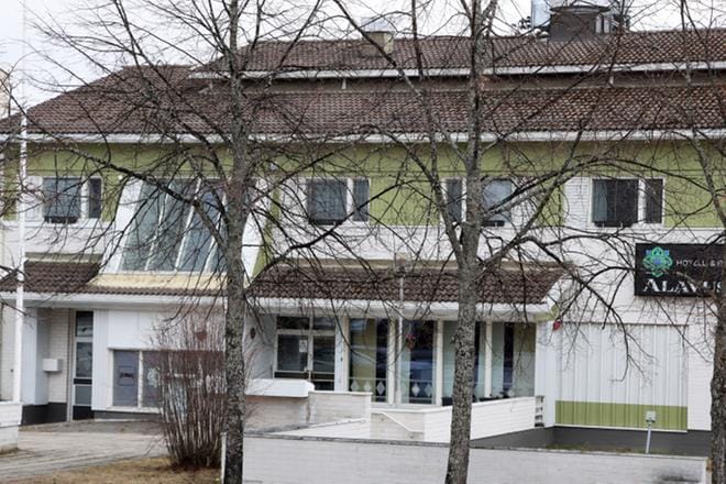 Uuden omistajan tavoitteena on saada Alavus-hotellin ovet auki viimeistään 28. toukokuuta. KUVA: EEVA-LIISA KULJU